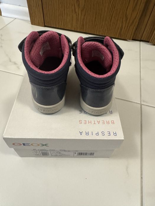 Детски обувки Geox номер 27