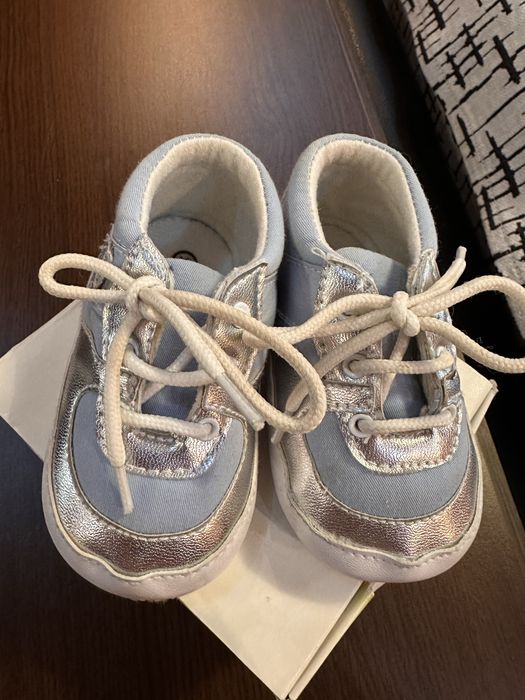 Pantofi sport bebe marimea 19 ca noi