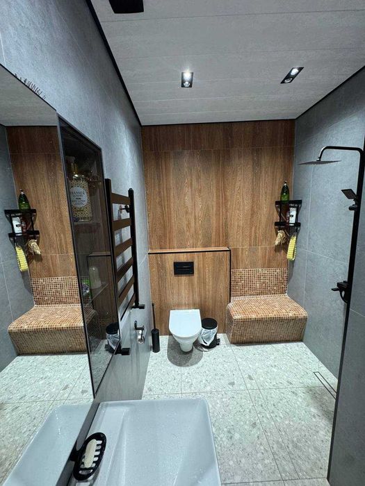 3xona+4xona qo'shilgan 79m2 kadastrda+12m2+35m2 bor Medgaradok