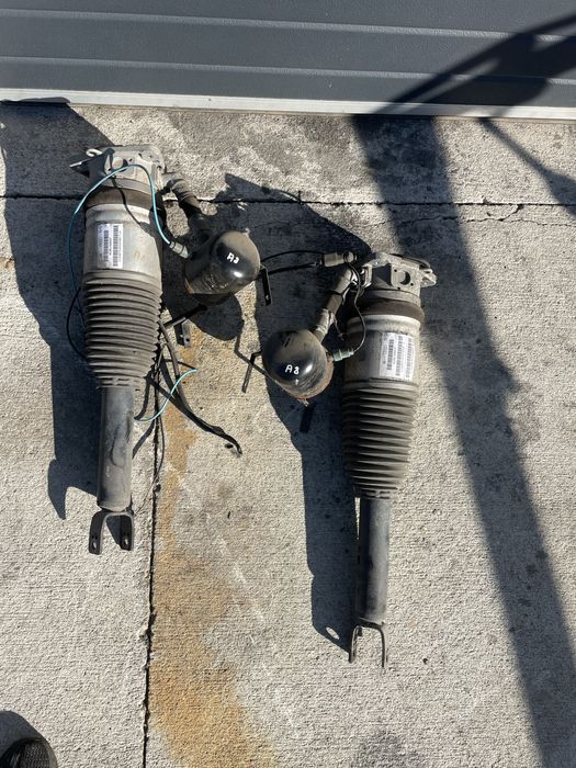 Perna aer Audi A8 d3 spate stanga / dreapta stare perfecta completa