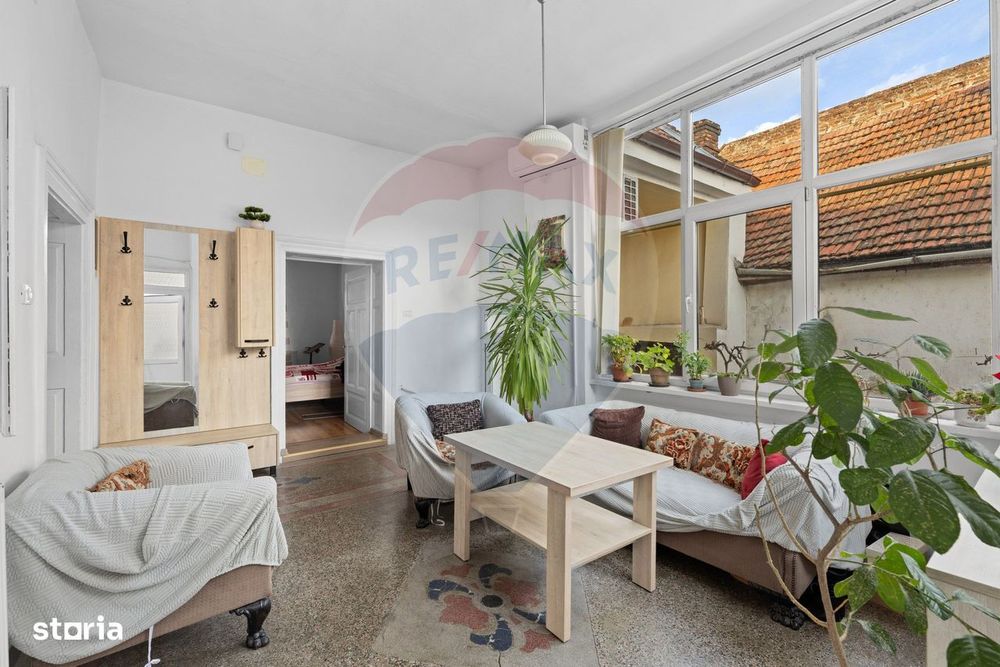 Casă cu 3 camere + teren 342 mp de vânzare - zona Boul Roșu