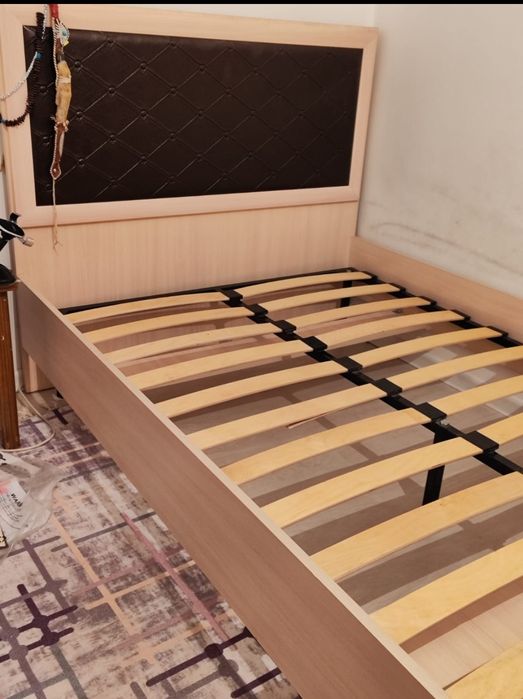 Продам кровать без матроса