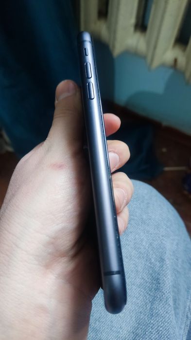 Продам 11 64 гб в идиале.