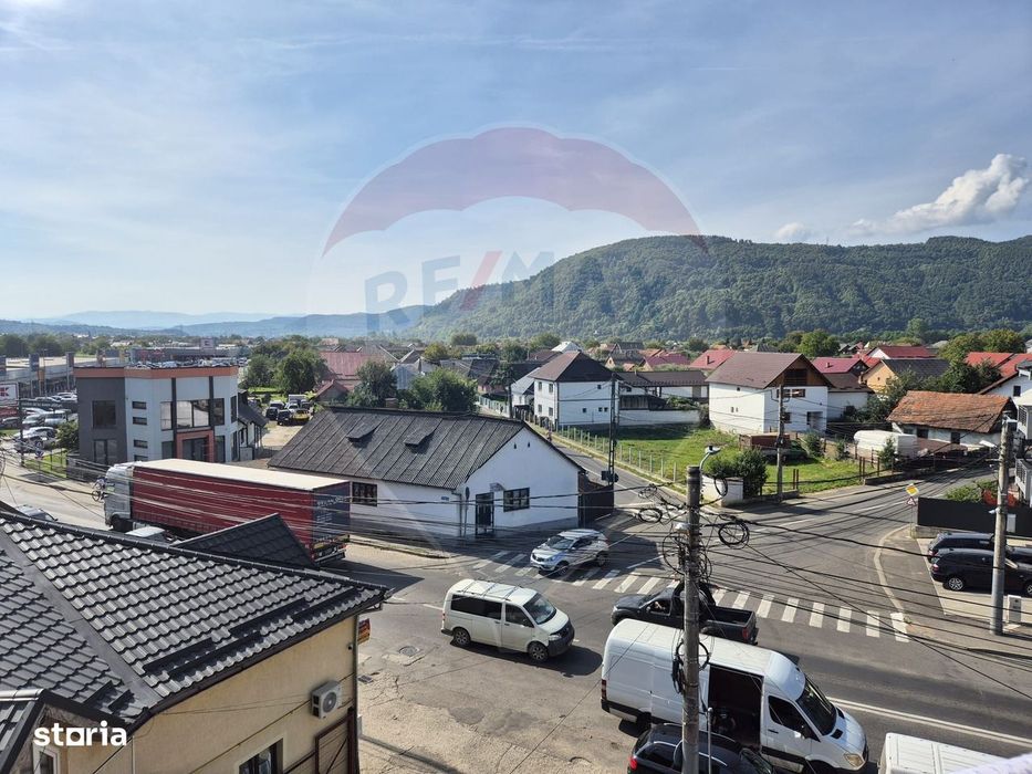 Apartament cu 4 camere de vânzare