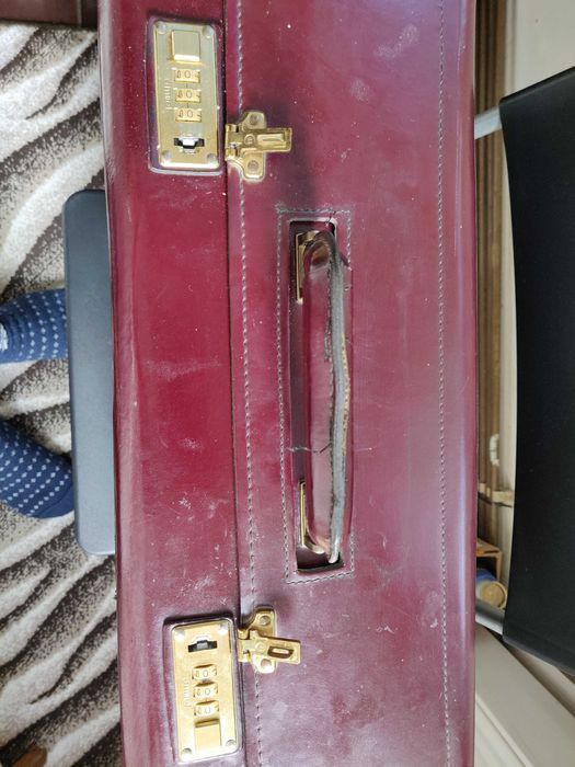 Geanta tip diplomat din piele Sibiu 13 Decembrie