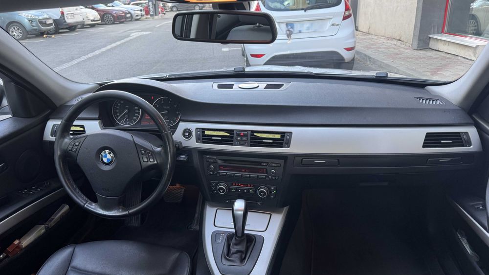 Vand BMW 318i LCI automat 2009