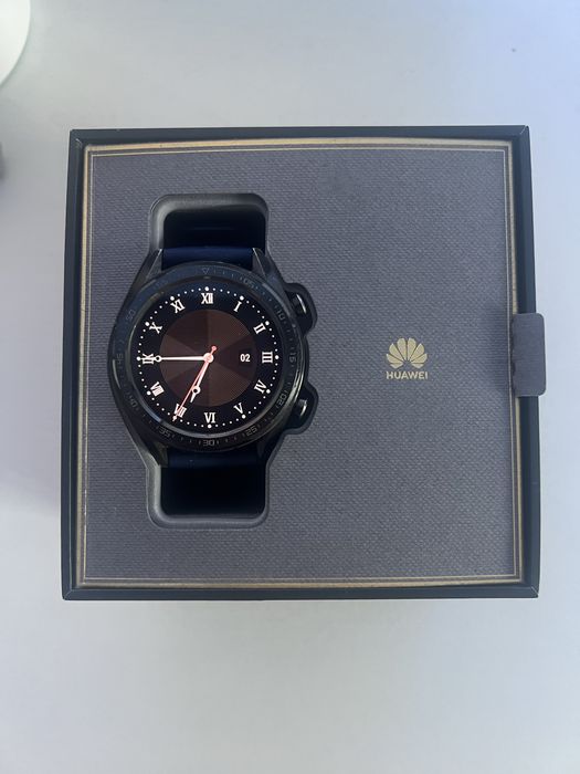 Huawei GT 46mm + Кайшка + Безжични Шлушалки