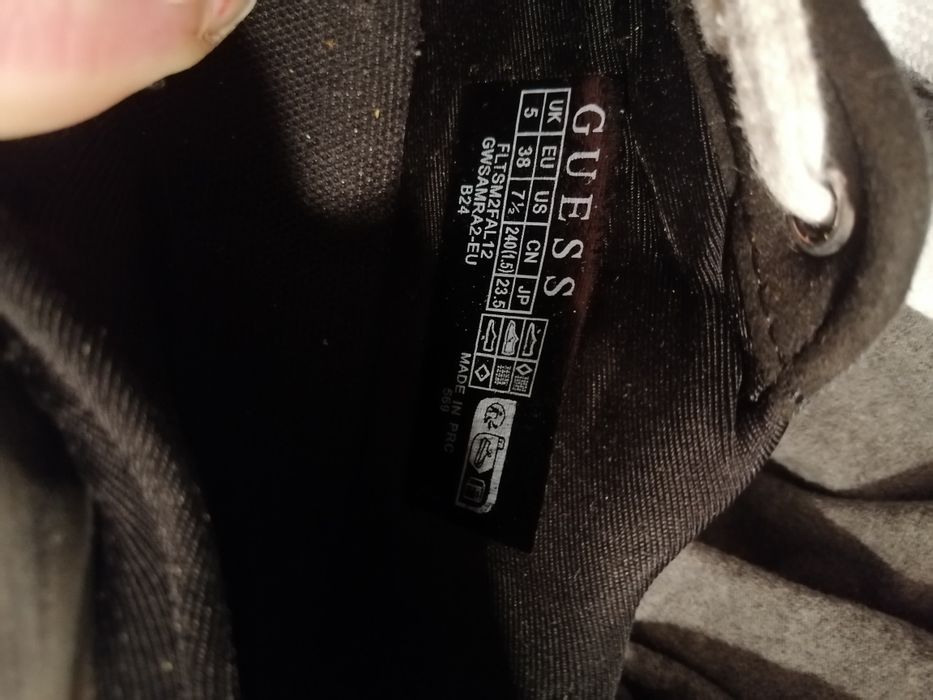 2 чифта Guess маратонки