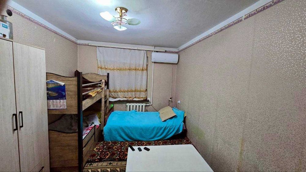 2 комн. 4/5 Ул. Фитрата Заправка Мустанг. 38м2 Балкон 1/3. Авиагородок