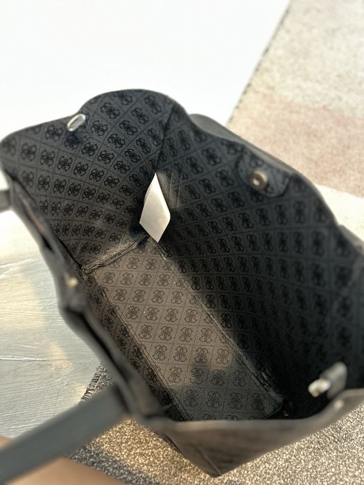 Дамска чанта Guess