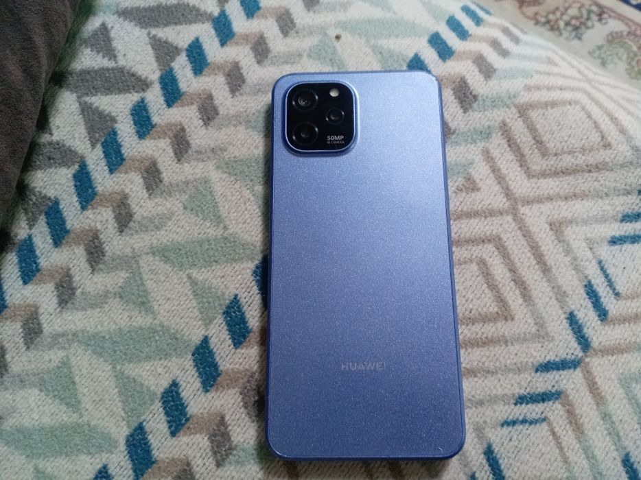 Телефон HUAWEI 50мп