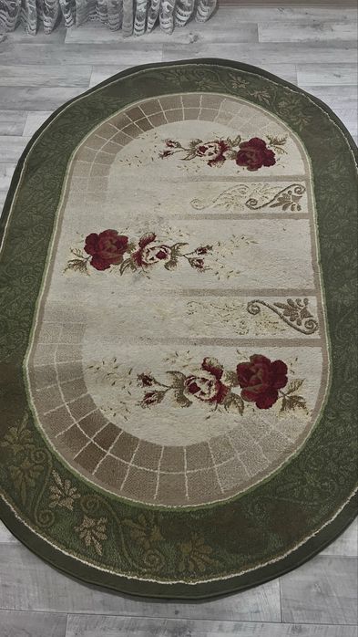 Овальный коврик.