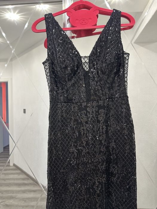 Черна официална рокля