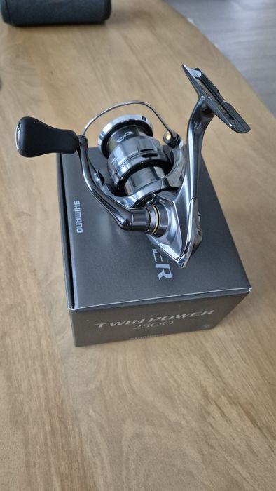 Shimano TwinPower 2500 FE. Produs nou !