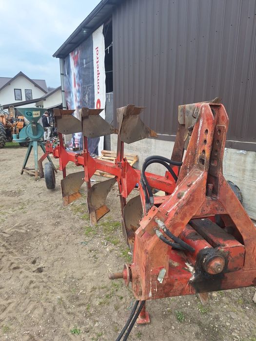 Plug agricol 3 brazde