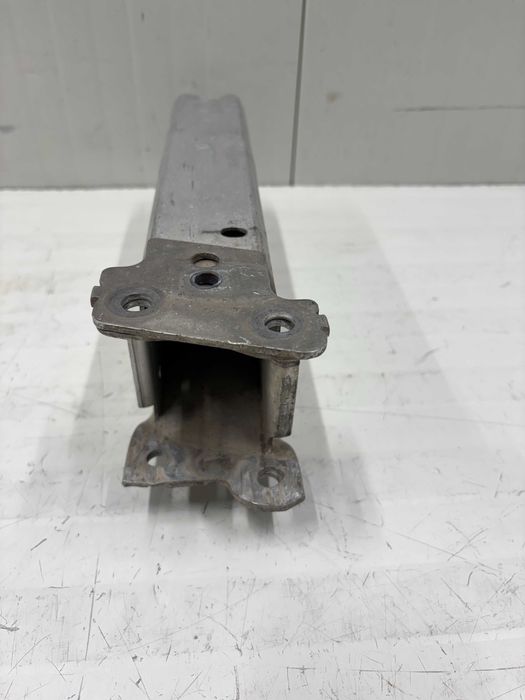 Десен буфер алуминива греда БМВ Ф20 БМВ Ф22 БМВ Ф30 БМВ Ф31