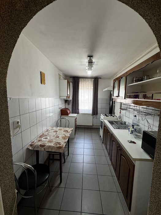 Apartament de vanzare 3 camere 2 bai cartier Tractorul 65.65 mp PROPRIETAR