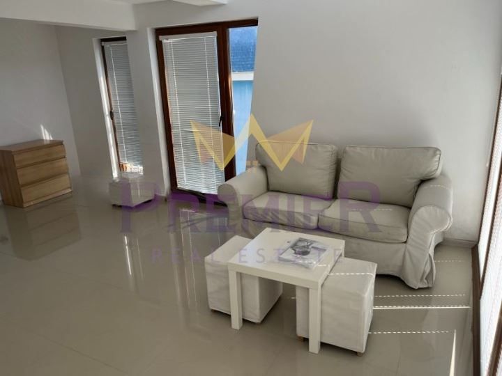 Дава се под наем Къща в Варна, м-т Траката - 285 кв.м за 2000 € - Снимка #2