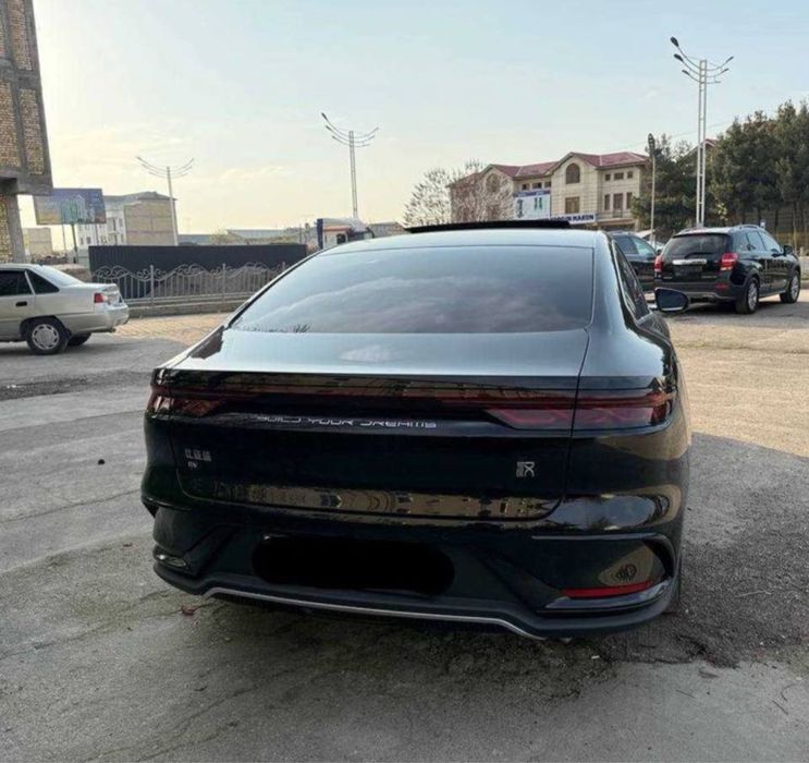 Продаётся BYD HAN smart 2025