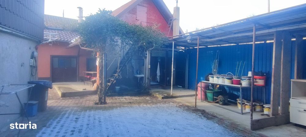 Casa renovata, utilitati complete (Gaz) + 1900 mp teren – Scurta, BC