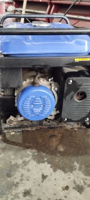 Бензиновый генератор