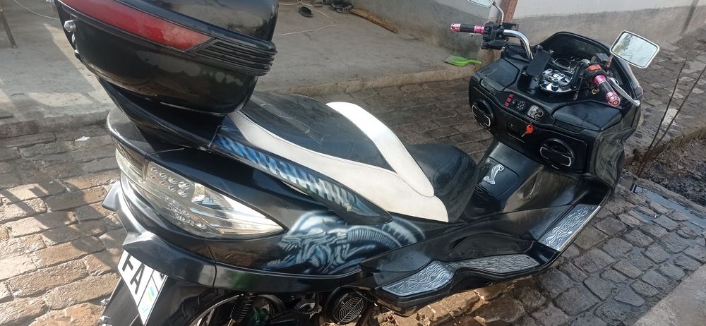 Продается макси скутер