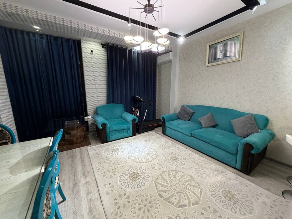 Yakkasaroyda remont mebeli bilan uy sotiladi