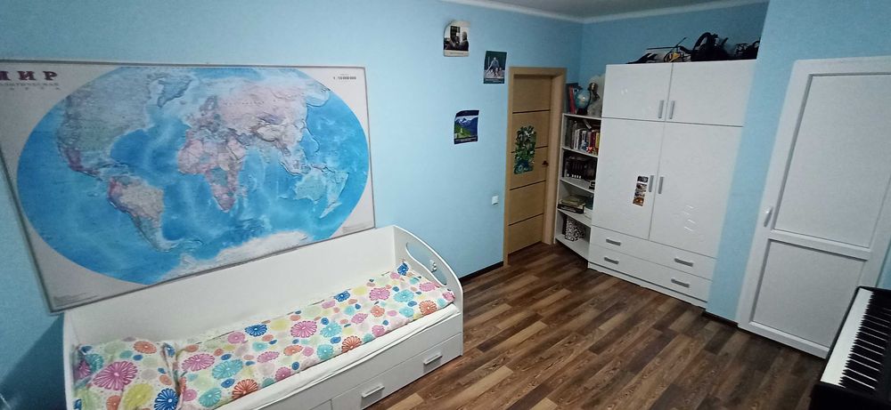 Продам трехэтажный коттедж