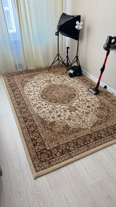 Ковёр            .