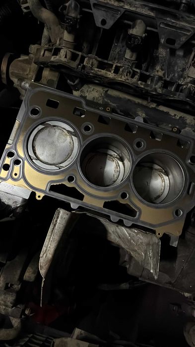 Service auto profesional - schimb anvelope, revizii, reparatii