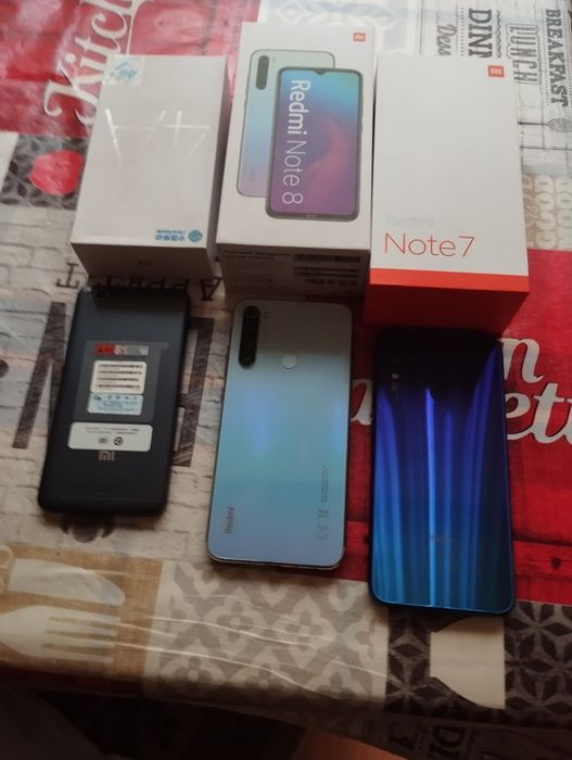 Телефоны Андроид разные