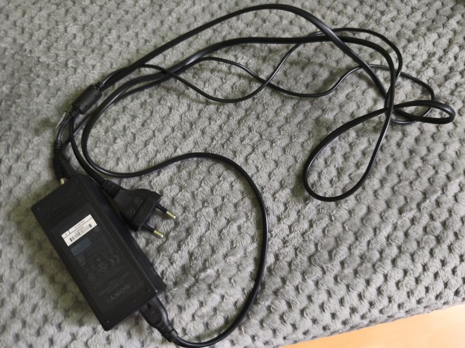 VR очила за PlayStation 4 + игра five nights at Freddy's Help wanted