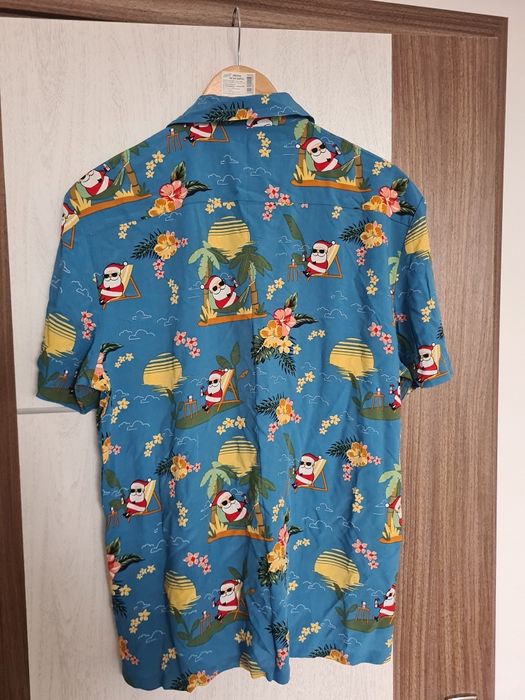 Vând cămașă mânecă scurtă bărbați.