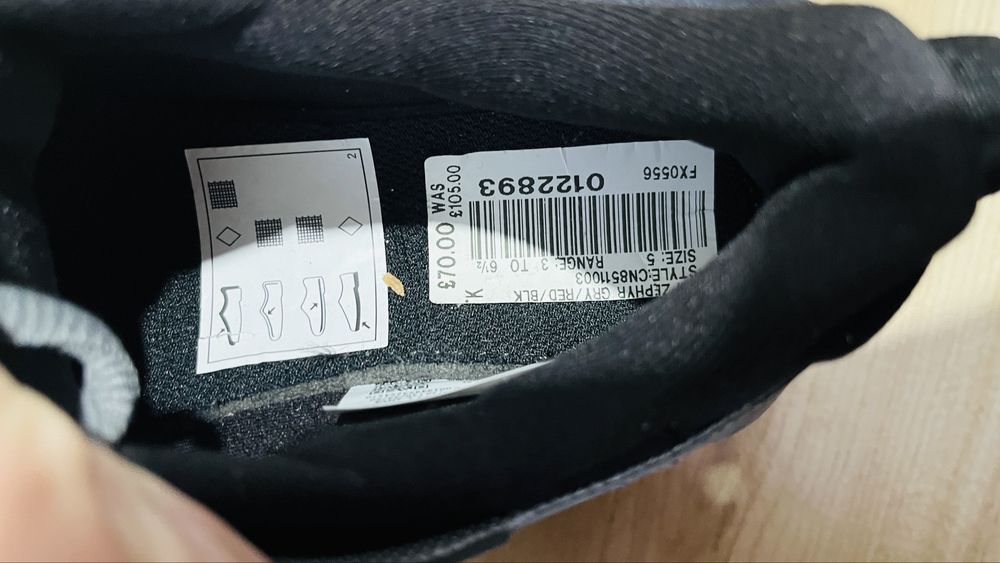 Adidasi nike air 720
