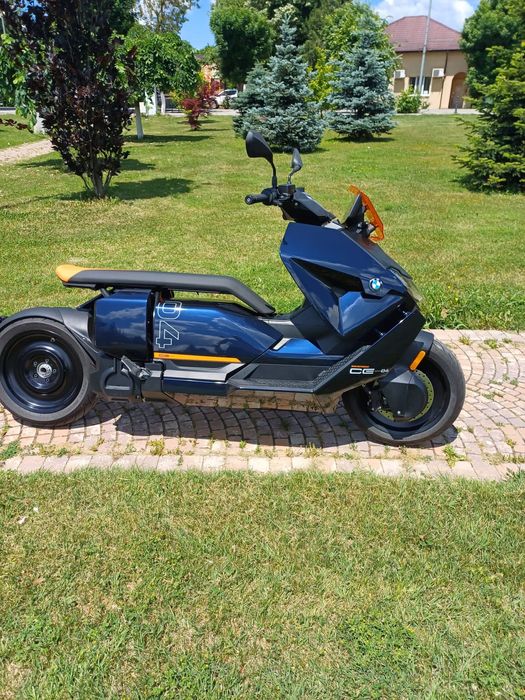Scuter electric BMW CE 04