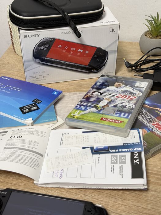 Consola Portabila Sony Playstation psp 3004 Full box + Jocuri