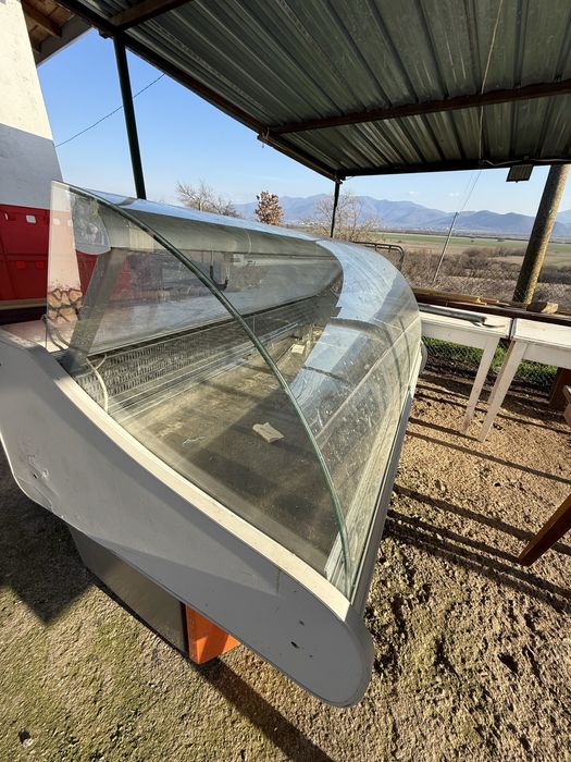 Хладилна витрина