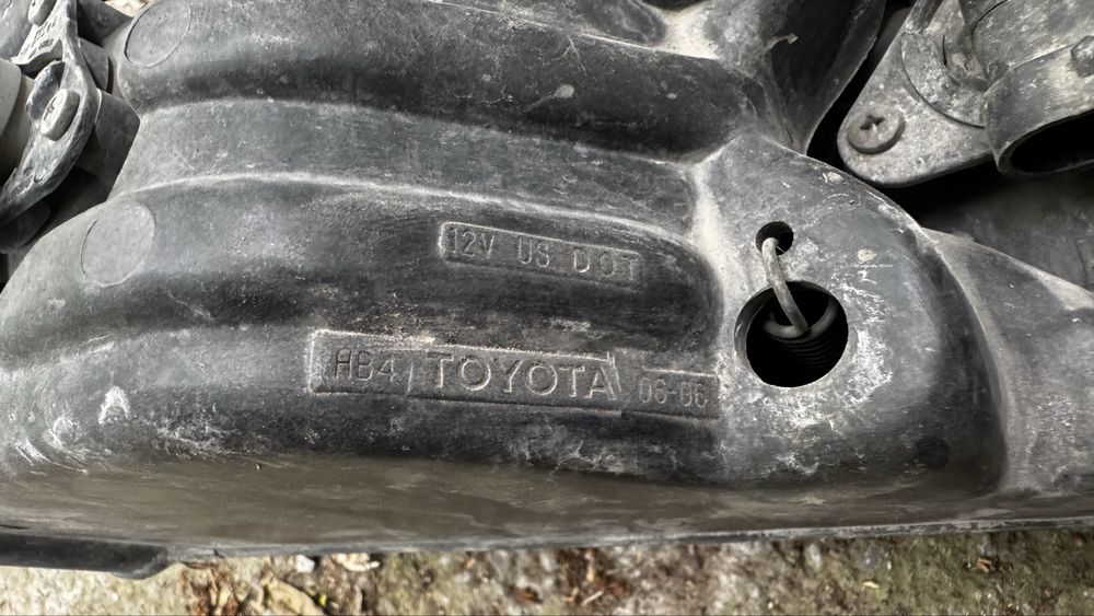 Фара перед на Toyota Camry 10