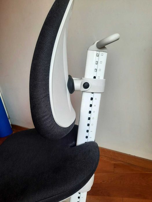 Стол за бюро подходсш за деца,, ергономичен