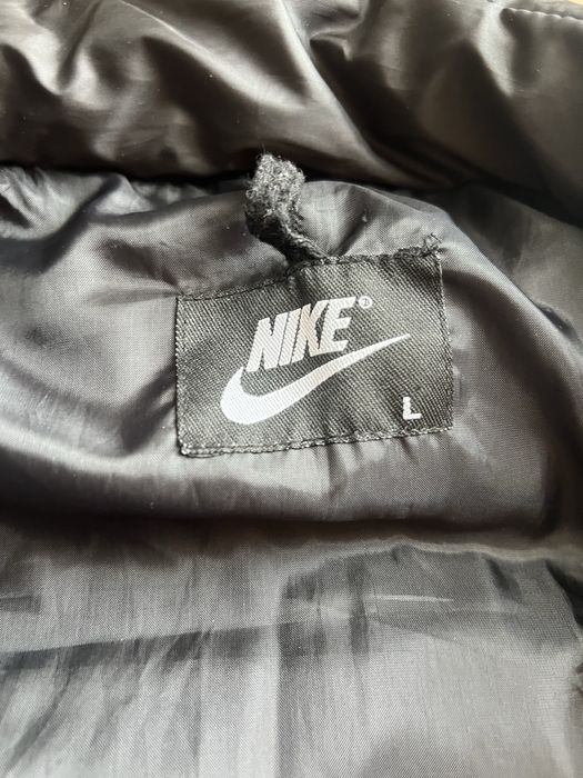 Vand vestă Nike 100% originala