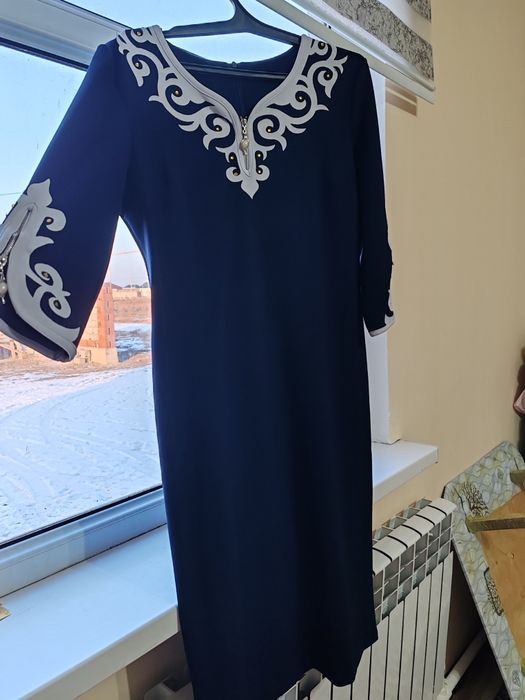 Киімдер сатылады