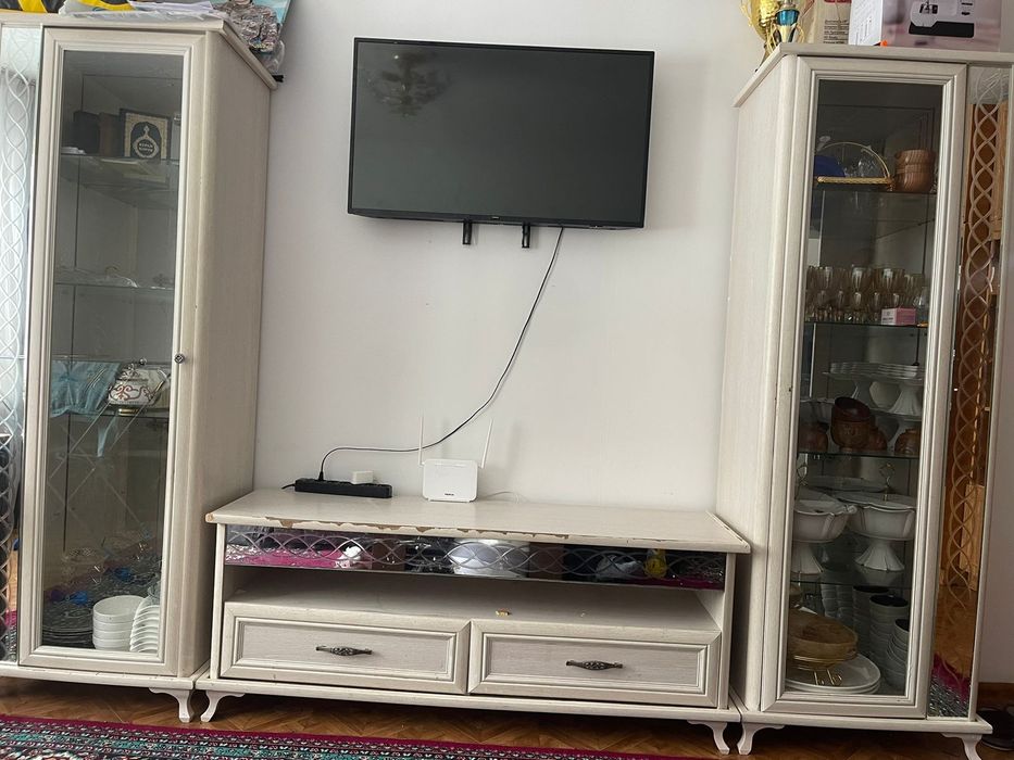 Телевизор +гарнитур за 90.000тг