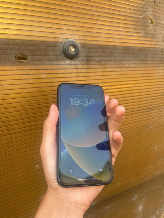 iPhone 11 64GB 74%