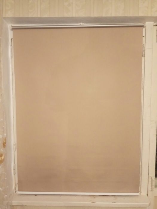 Натяжные потолки Ролл шторы