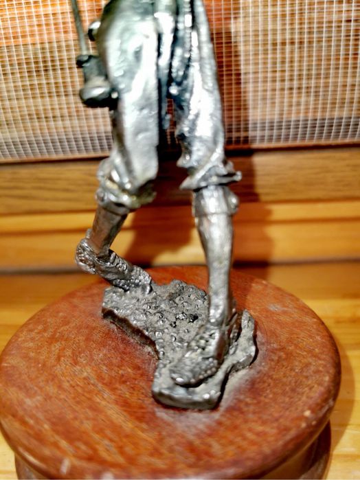 Фигура бронз играч на голф скулптура бронз дърво зелен плюш колекция