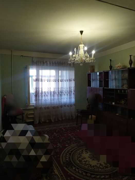 Срочно продаётся отличная, кирпичная, 5комнатная квартира на 4этаже в