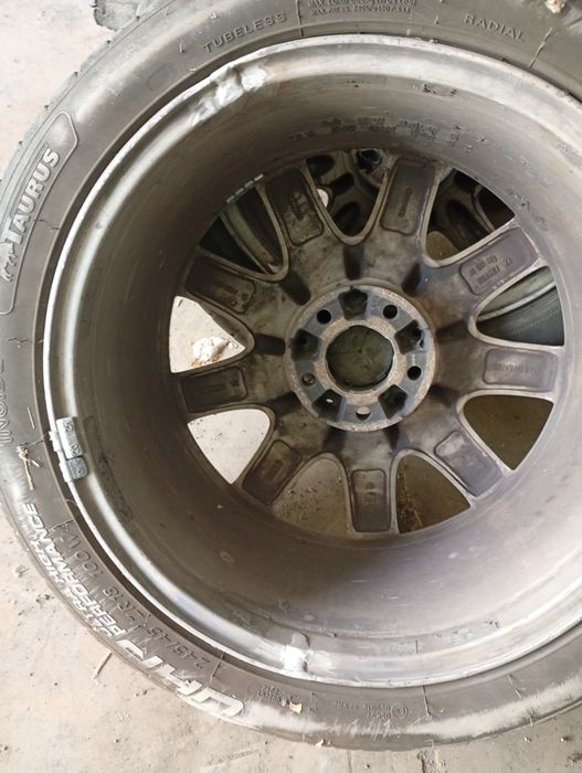 Гуми с джанти 18 цола Мерцедес