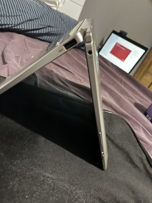 Лаптоп 2в1 Lenovo Miix 320-10ICR – 10.1” Touch, 4GB/64GB, Windows 10