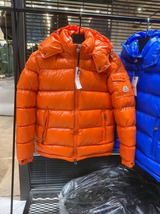 Vând geaca diferite brenduri