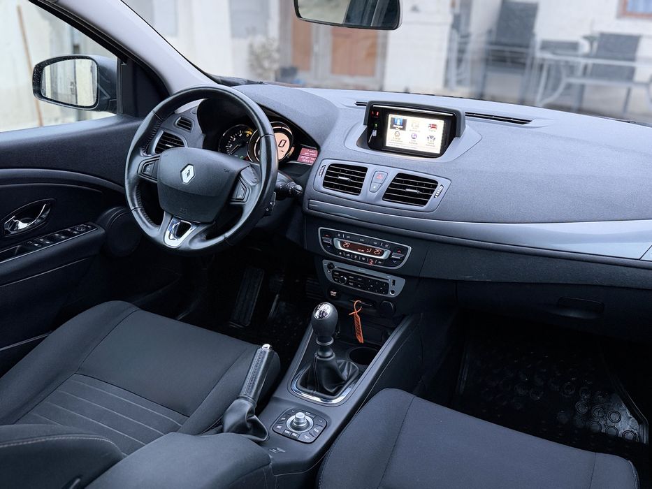 Renault Megane LIMITED 2016 / 1.5 DIESEL